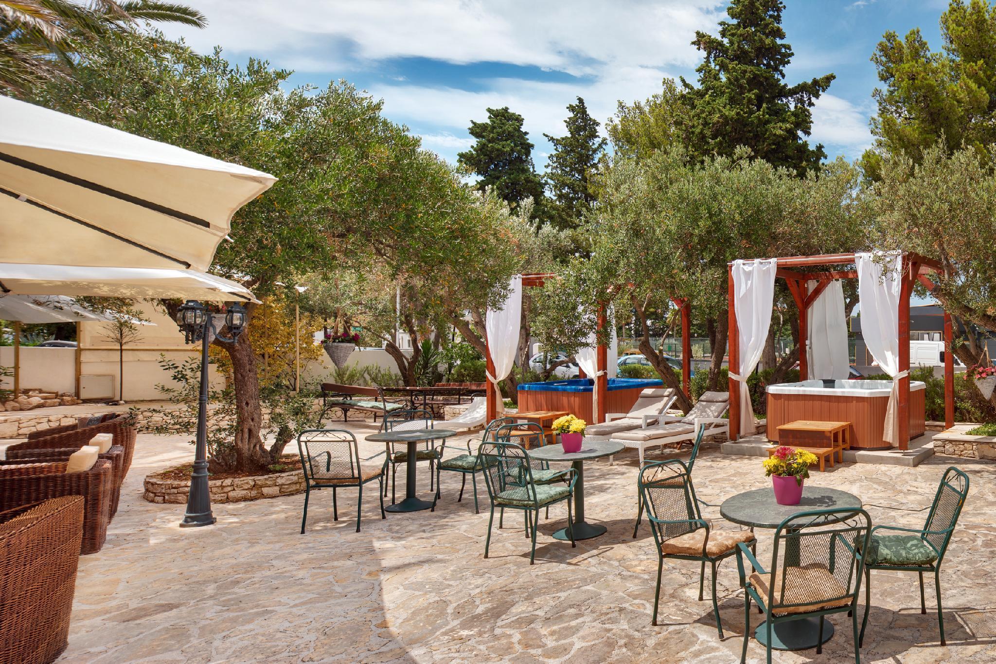Hotel Villa Adriatica - Adults Only Supetar Eksteriør billede